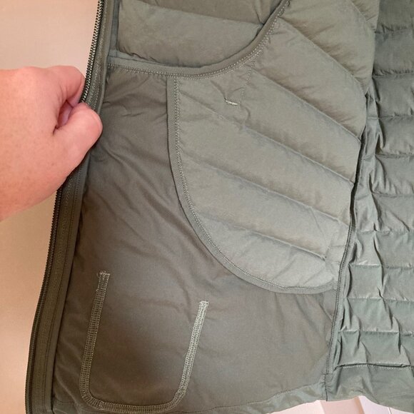 Lululemon Pack It Down Vest - Green - Size 12 - Picture 4 of 11